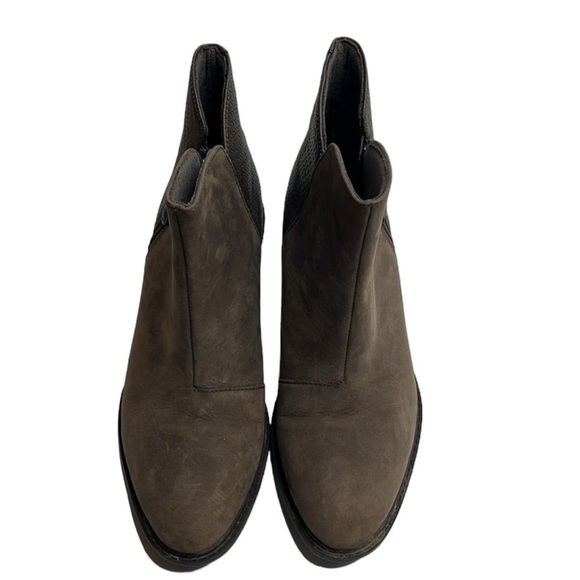 Clarks Scene Zip Brown Leather Ankle Boots Womens Size 9 BLEMISH - Picture 2 of 9